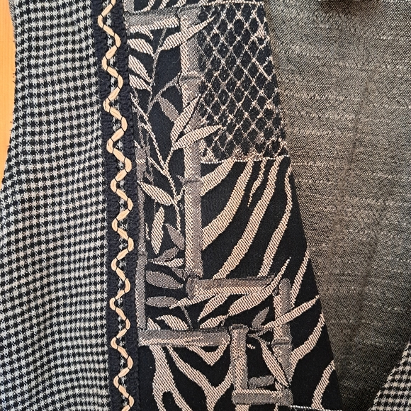 Unique Vest - Picture 5 of 8